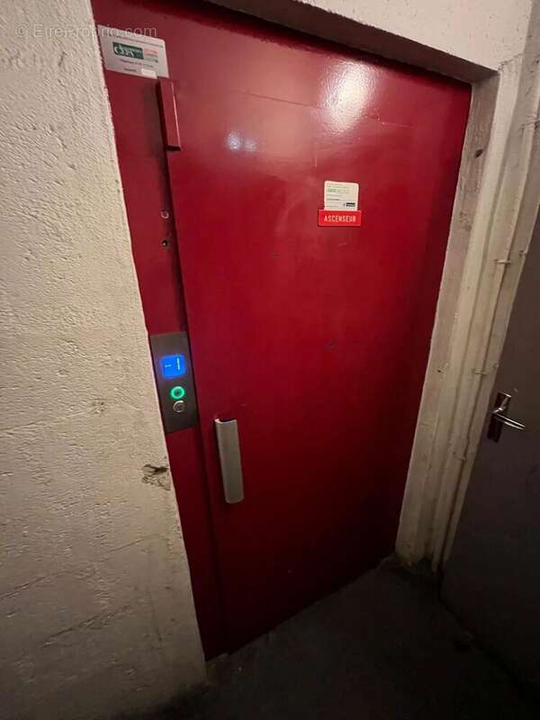 Autre à PARIS-19E