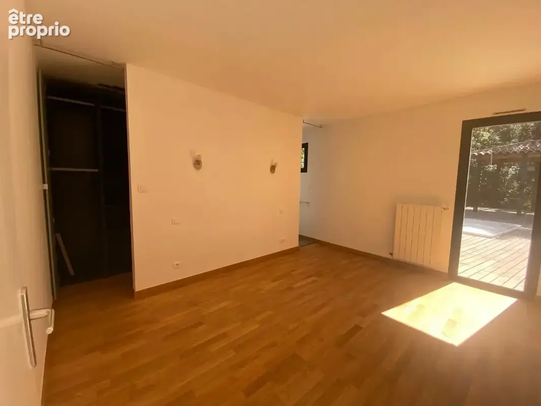 ASSAS  Élégante villa de plain-pied avec piscine dans un environnement privilégié - photo 15