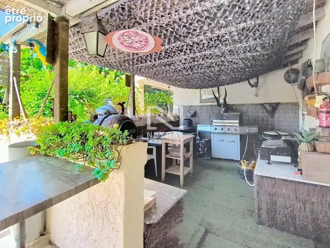 Bagnols en foret: 3 chambres , double garage, piscine, grand terrain - photo 8