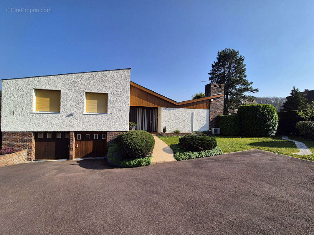 Maison à ELANCOURT