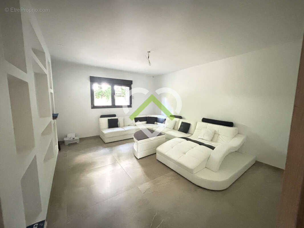 Maison contemporaine cubique individuelle - photo 5