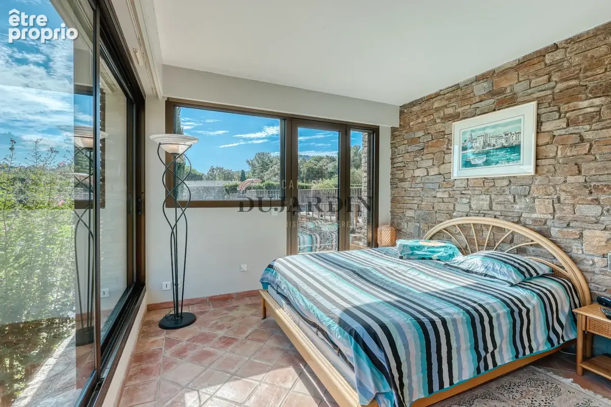 Villa au gaou benat avec piscine et superbe jardin paysager - photo 8