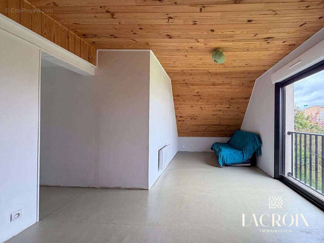 Maison à LA CHAPELLE-DES-FOUGERETZ