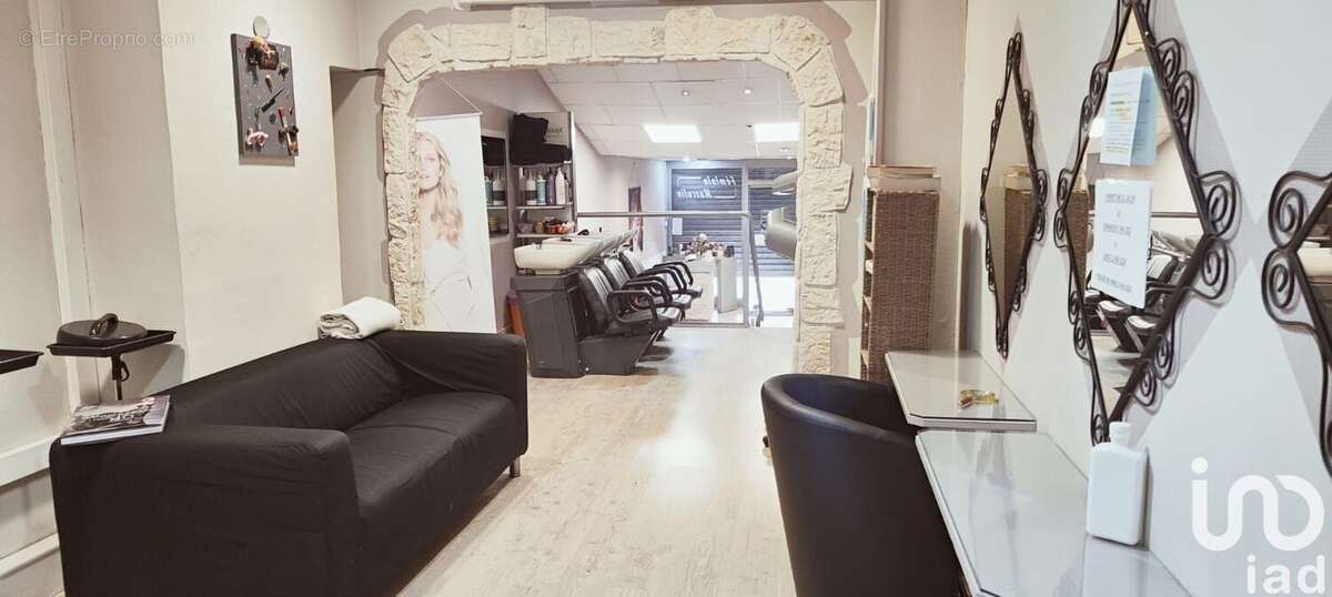 Photo 2 - Commerce à CORBAS