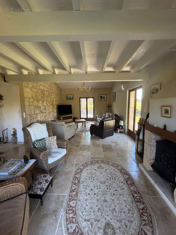 Maison à FRAUSSEILLES
