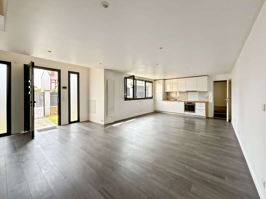Maison ORGEVAL 5 pièce(s) 110 m2 - photo 3