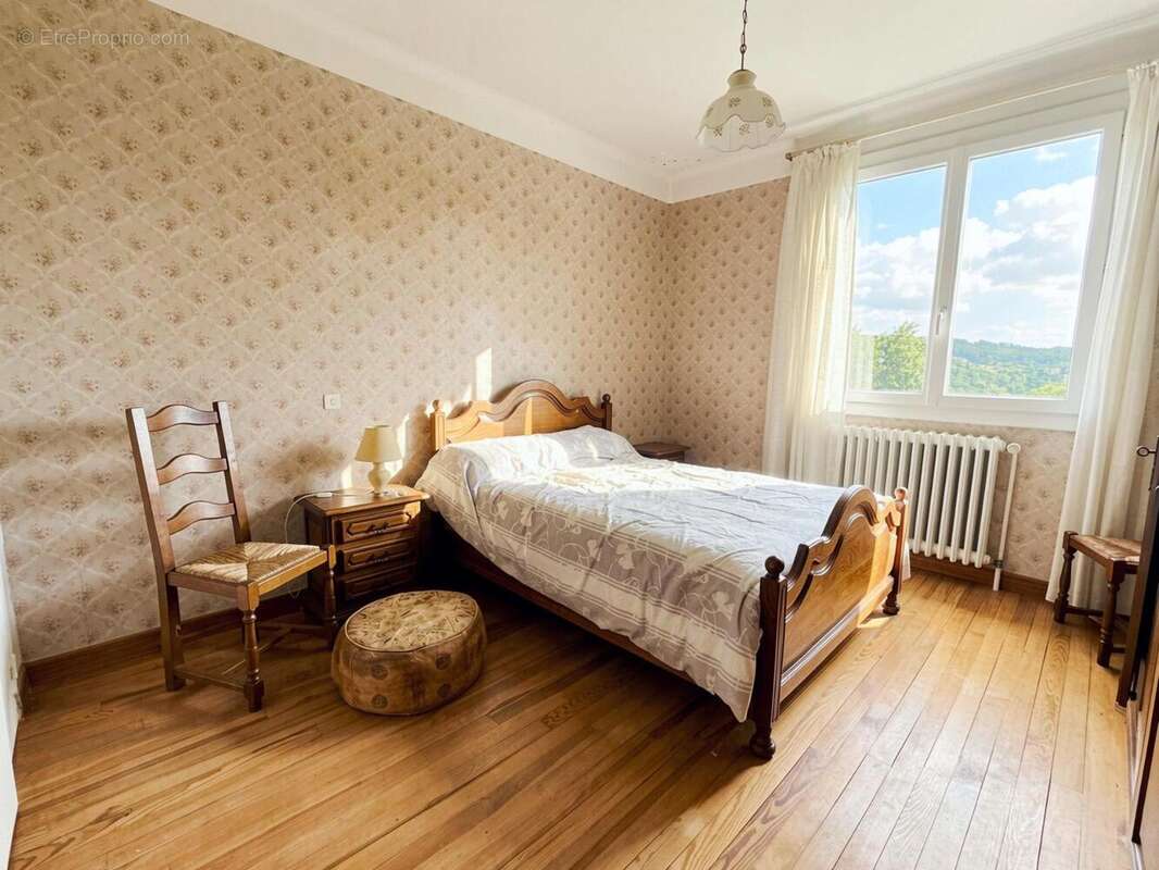   - Maison à LABEGUDE