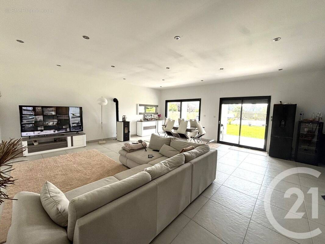 Maison à CAMPAGNE-SUR-ARIZE