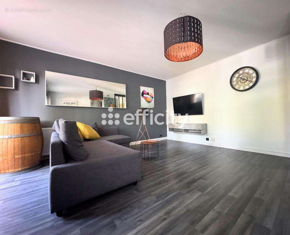 Appartement à TORCY