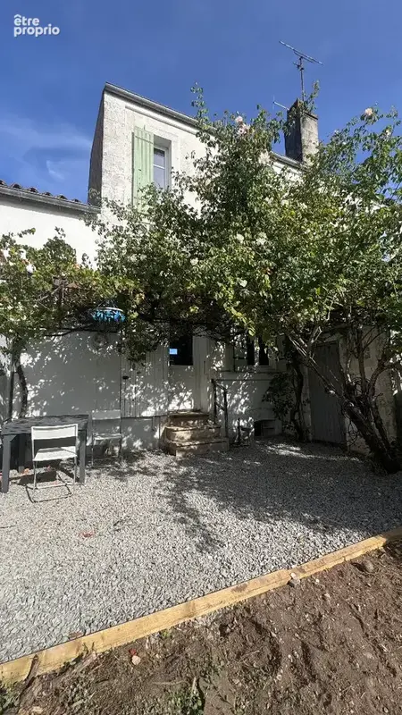 SAINTES - Maison de ville type IV avec jardin et atelier - photo 9