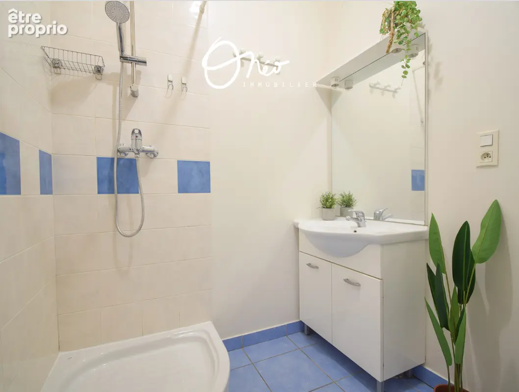 Appartement T1 BIS de 31 m2 avec mezzanine - Coeur village Condrieu - photo 5