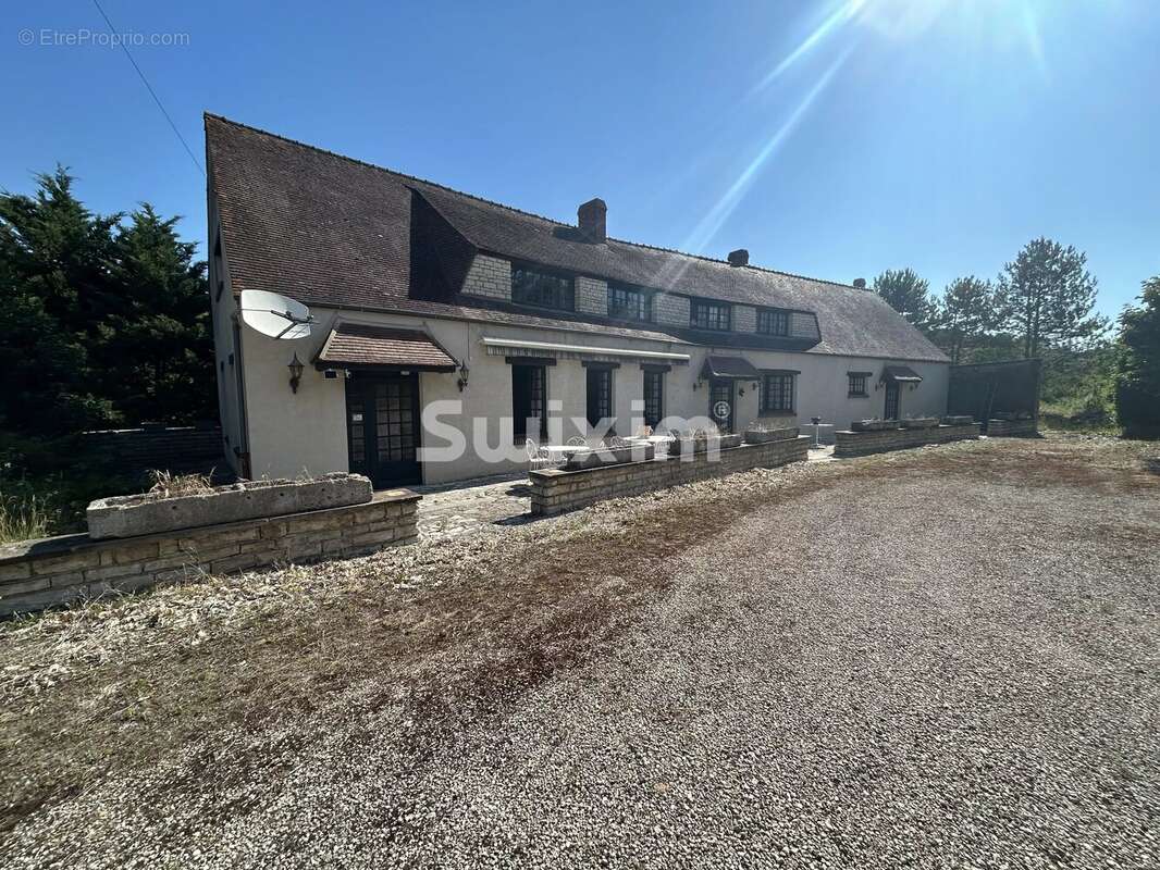 Maison à JOUX-LA-VILLE