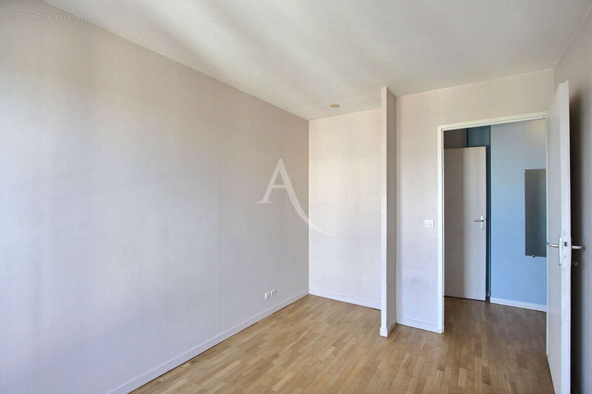 Appartement à VILLENEUVE-LA-GARENNE