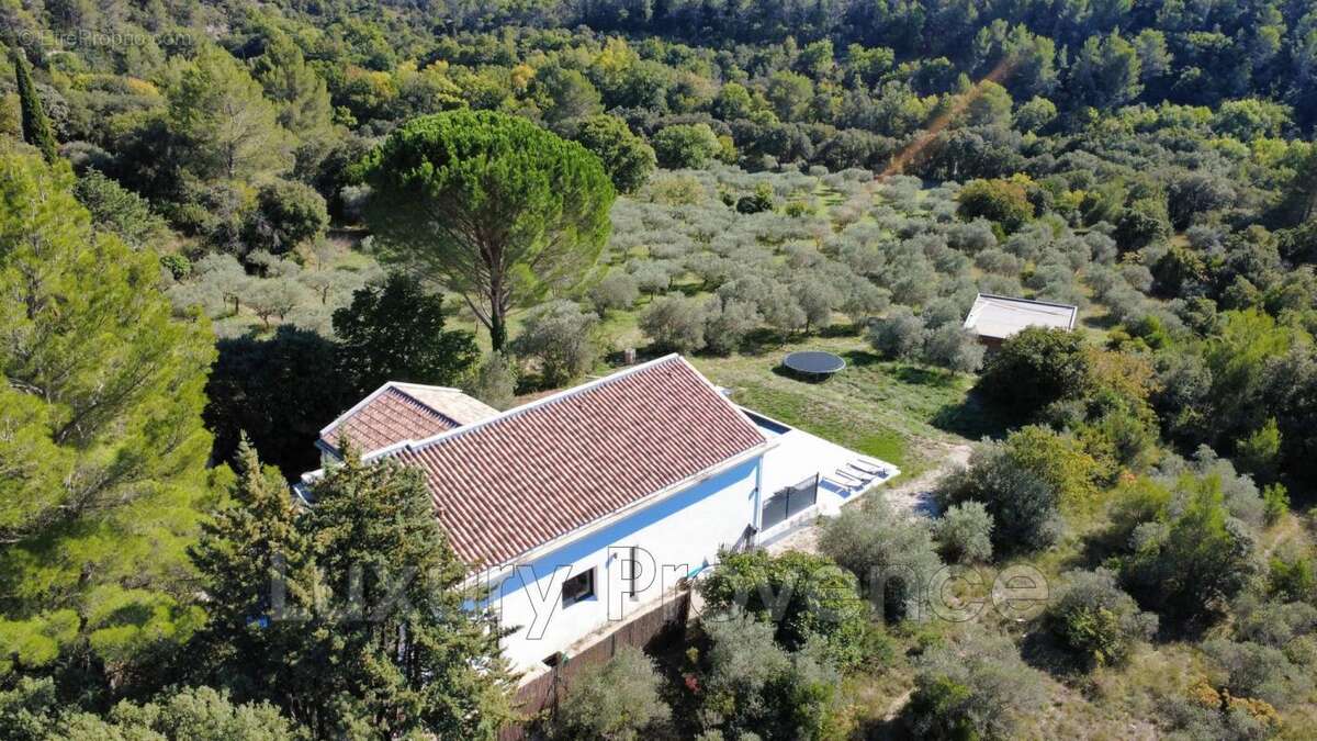 Maison à VAUVENARGUES