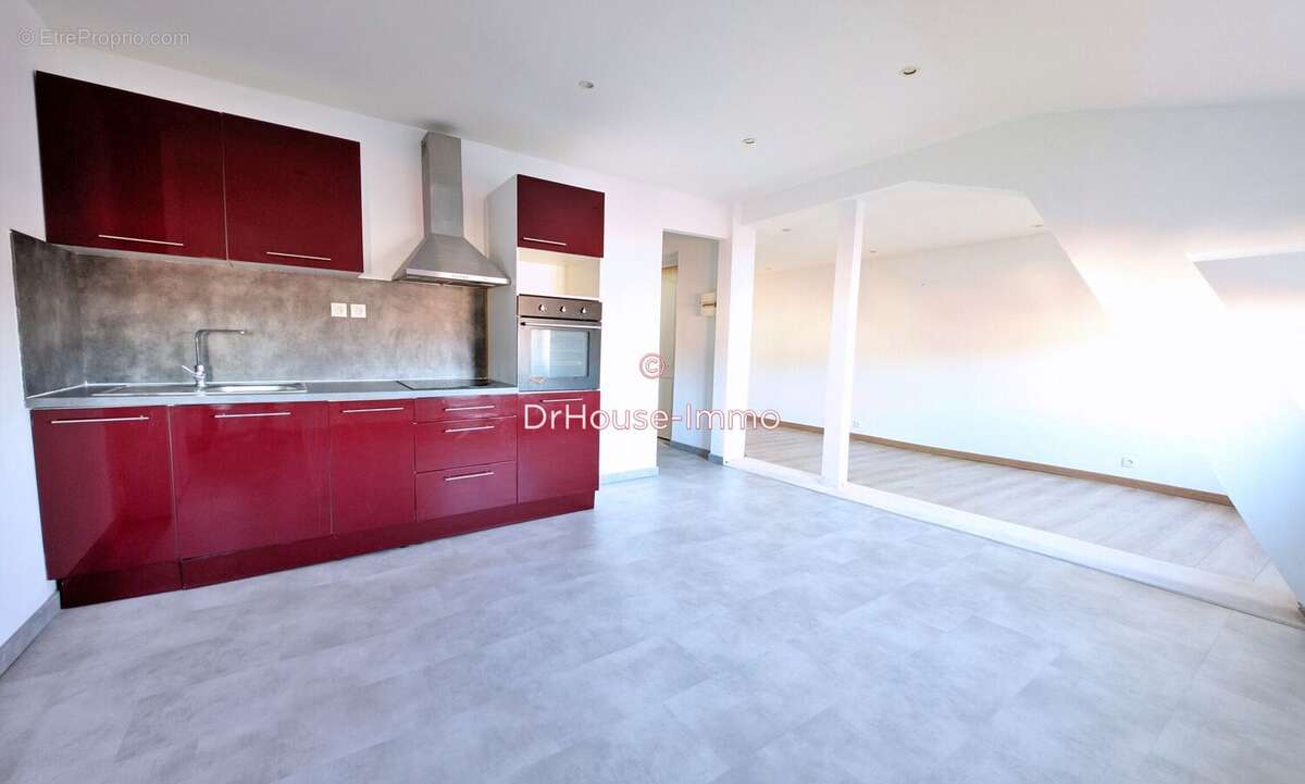 Appartement à SAINT-ETIENNE
