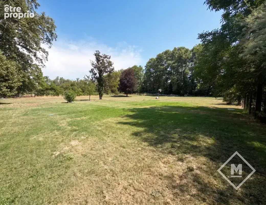 Ancien corps de ferme du XVIIᵉ siècle – 256 m² sur 5 000 m² de parc arboré - photo 11