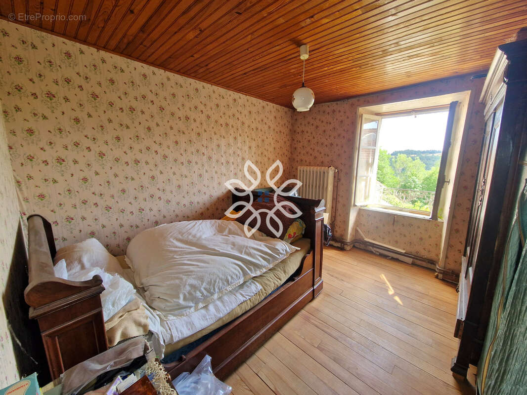 Maison de campagne avec dépendances et terrain de 1 193 m2 à Laurie - photo 15