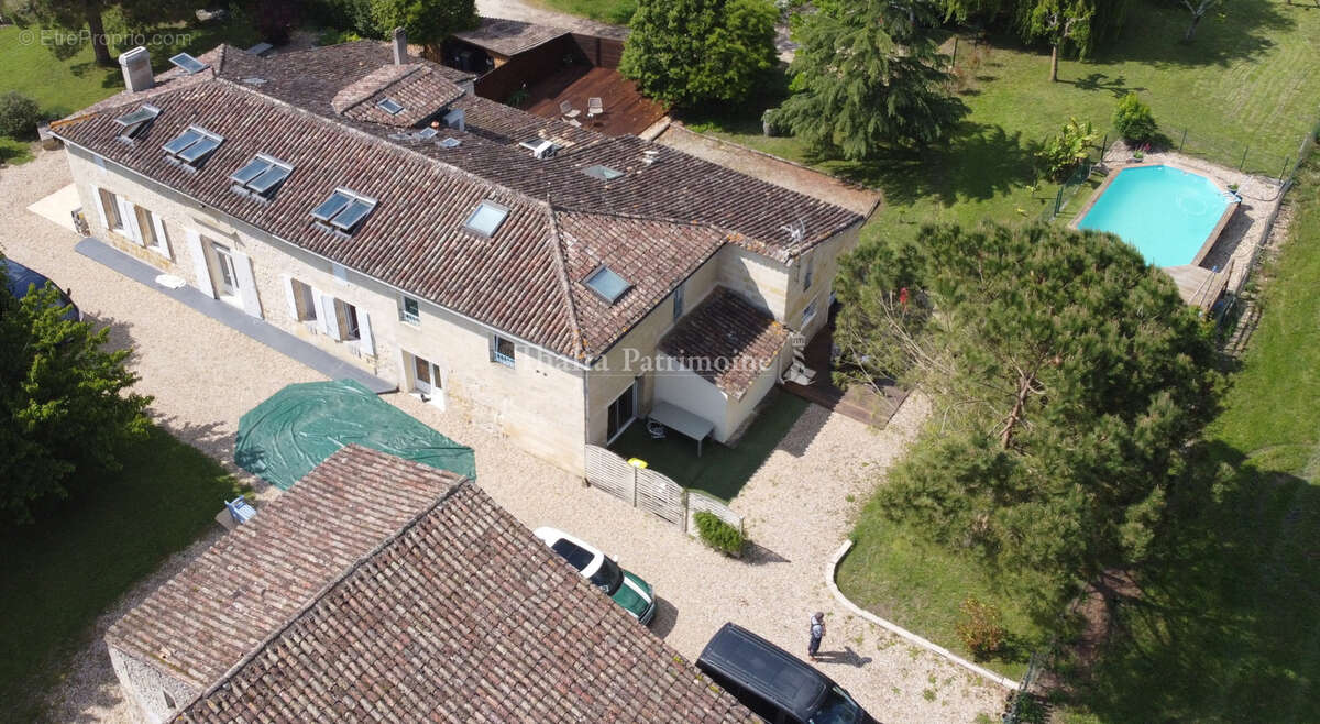 Propriete saint emilion. 380 m2 de surface habitable et 2800 m2 de terrain avec piscine - photo 6