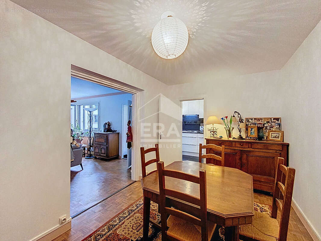 Appartement à PARIS-19E