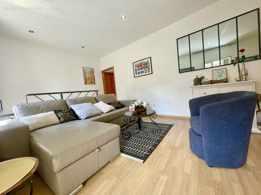 Maison à SAINT-FELIX-DE-LODEZ