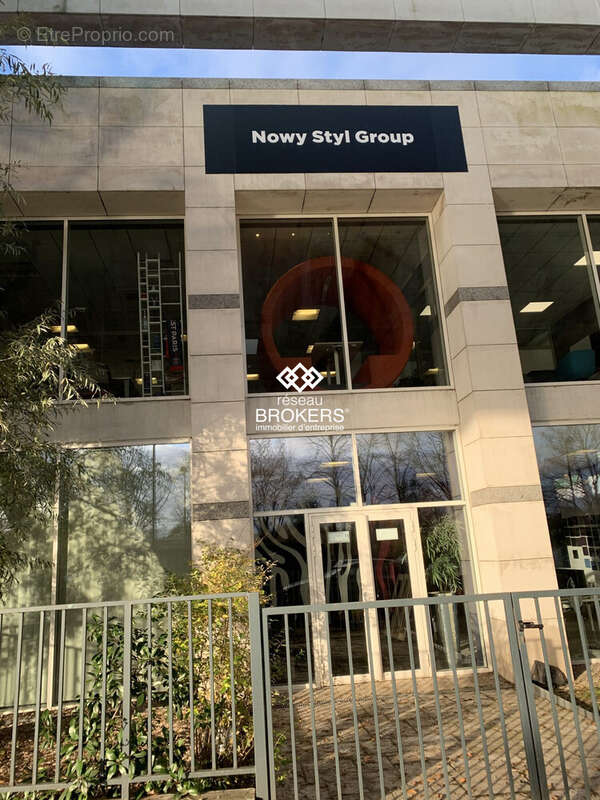 Commerce à SAINT-CLOUD