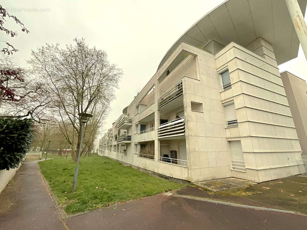 Appartement à MONTIGNY-LE-BRETONNEUX