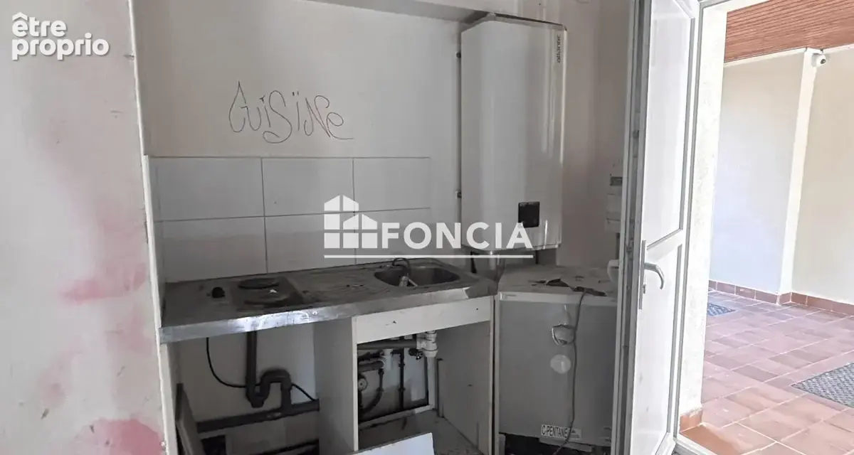 Studio de 20 m² à rénover en plein centre du château-d’oléron - photo 2
