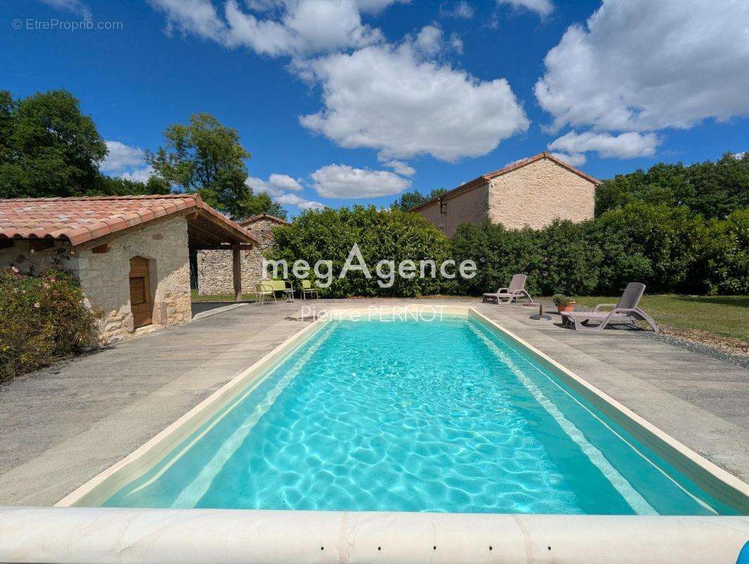 Gîte en Pierre sur Parc de 2,6 hectares - photo 17