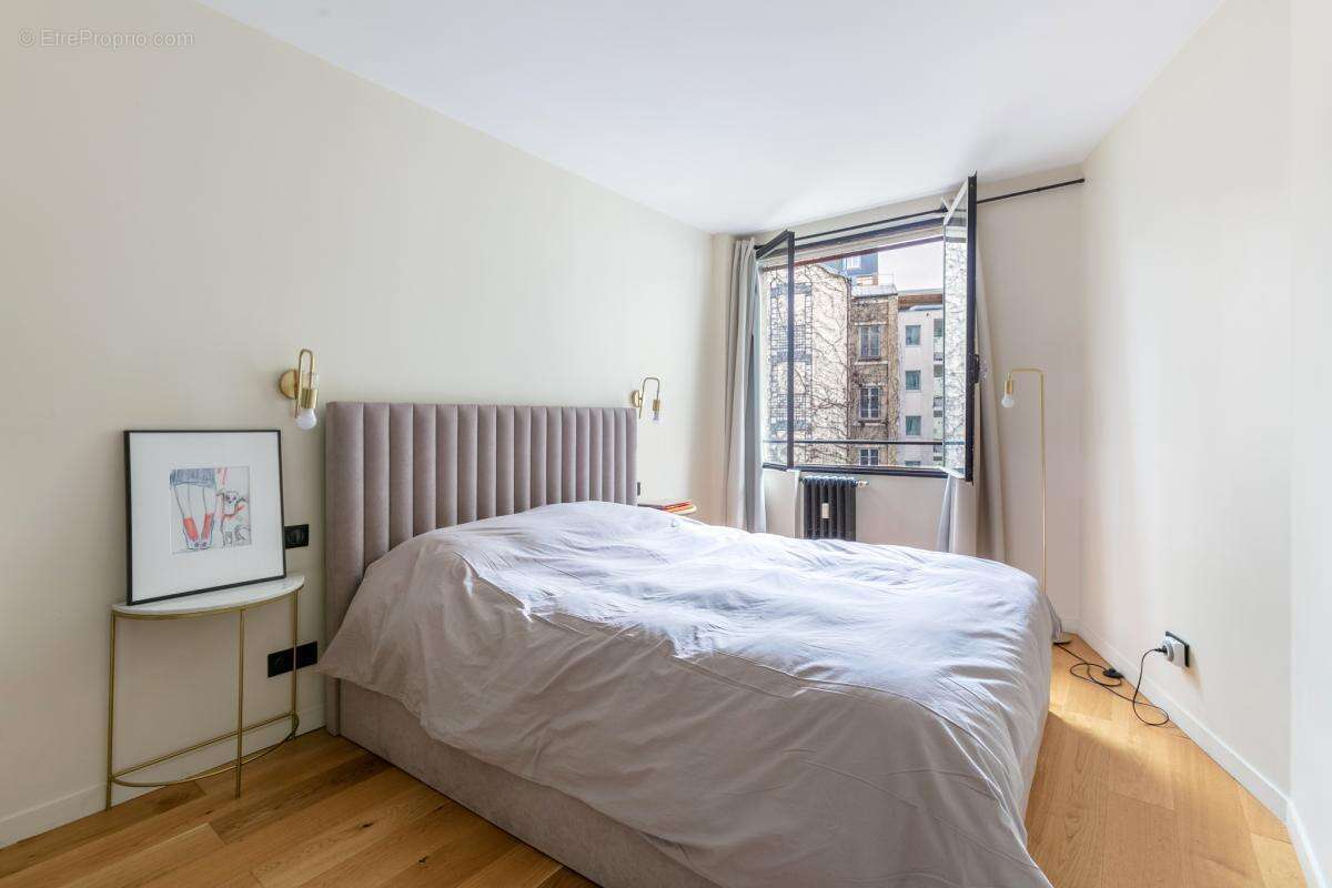Appartement à PARIS-7E