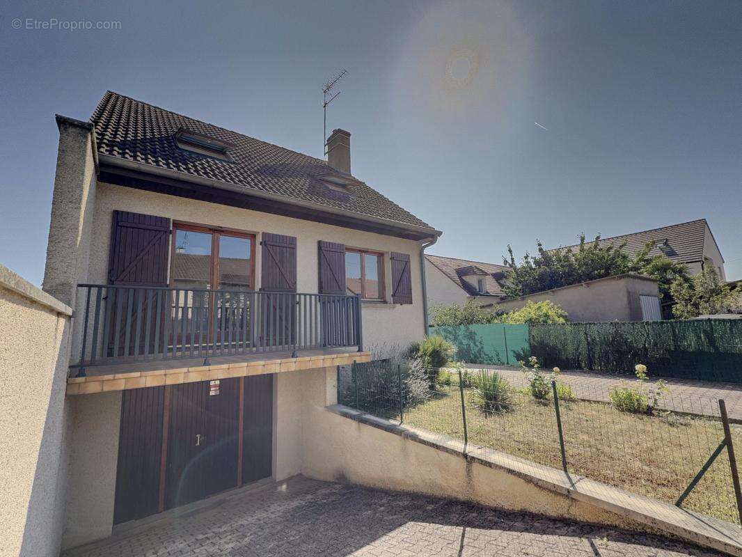 Maison à CHENOVE