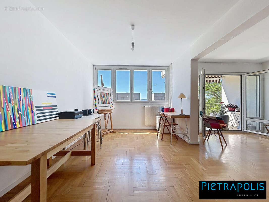 Appartement à SAINTE-FOY-LES-LYON