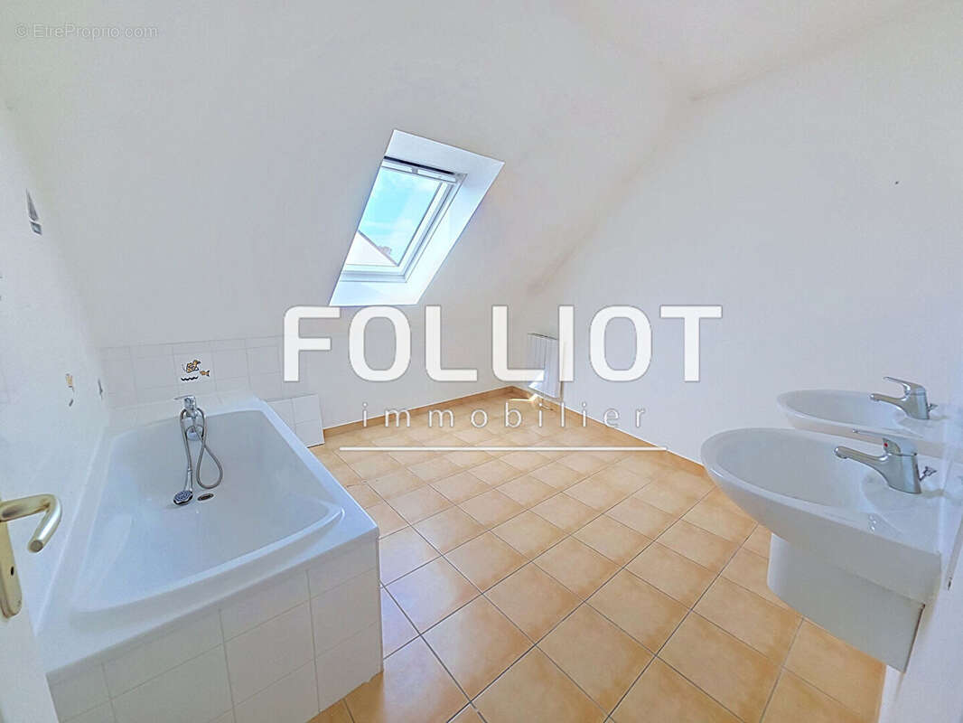 Maison 5 pièces à vendre à Bréhal - 50290 - Centre - photo 14