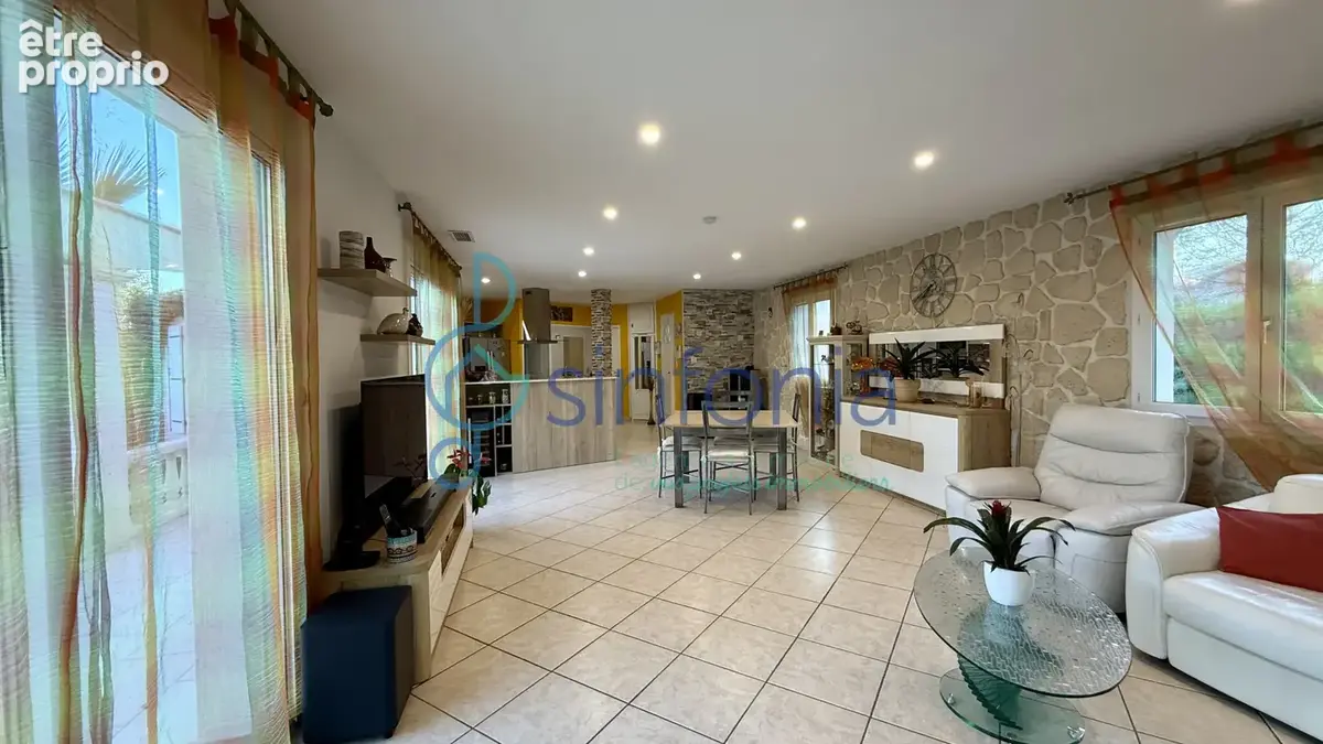 Superbe villa familiale avec piscine et espace professionnel à deux pas d’Uzès - photo 6