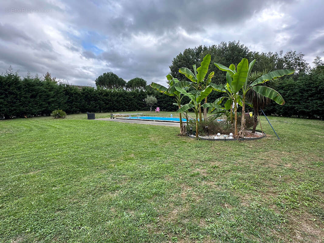 Villa T6 de 170 m² avec jardin et et piscine - photo 14