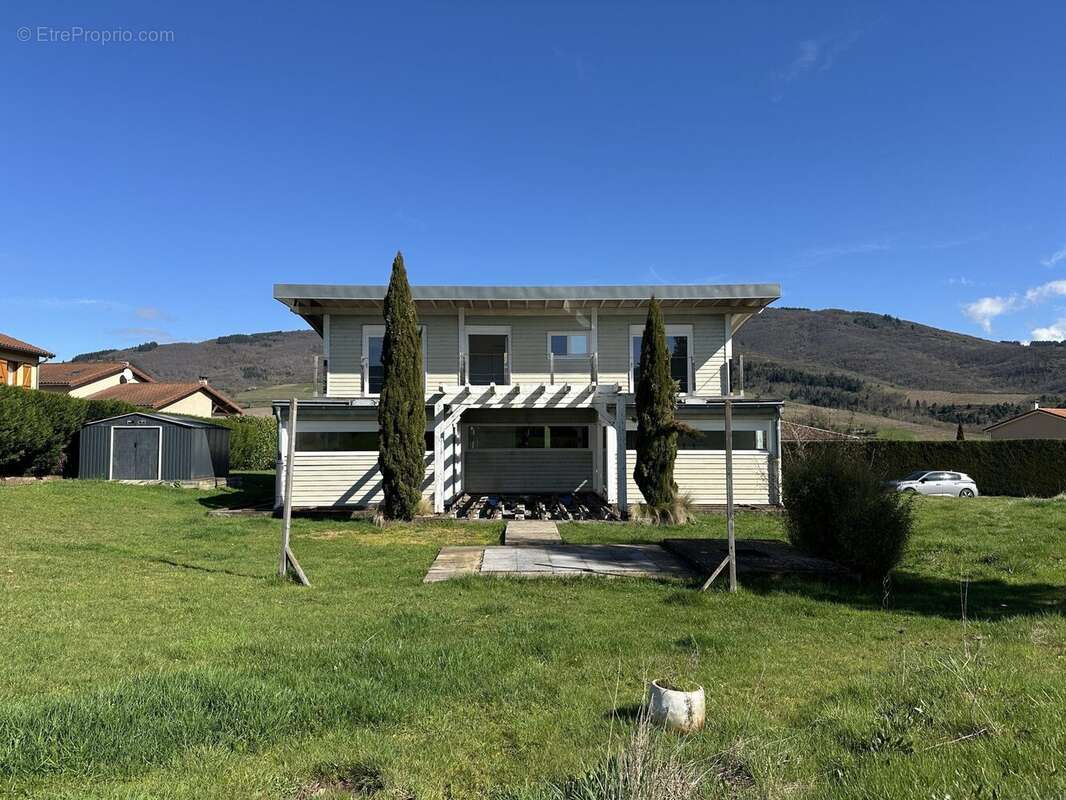 Maison à SAINT-DIDIER-SUR-BEAUJEU