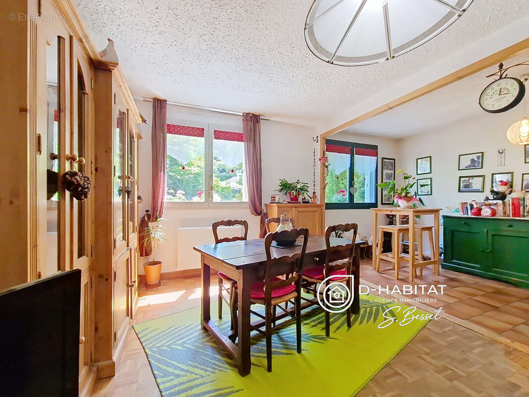 Appartement à GIERES