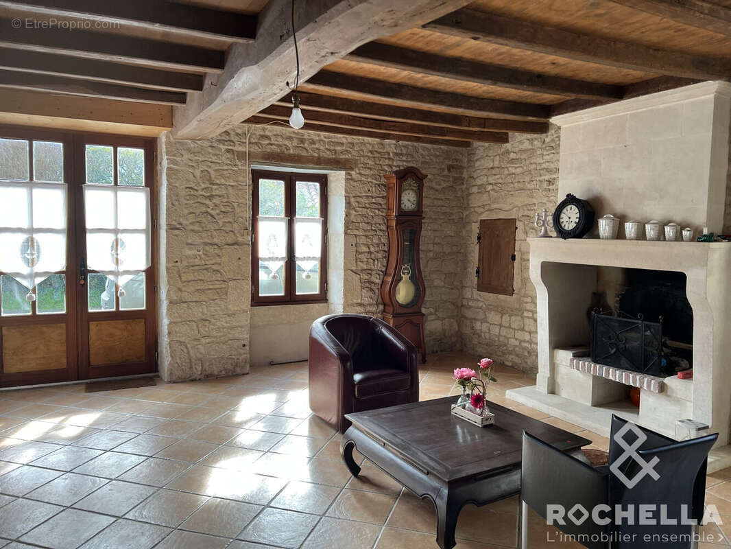 Maison à BERNAY-SAINT-MARTIN