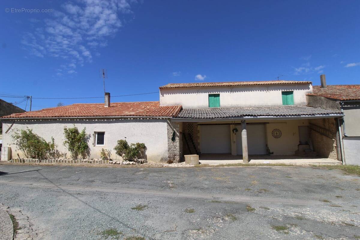 Maison à PUYRAVAULT