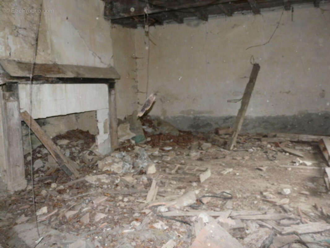 Maison de village a restaurer - photo 5