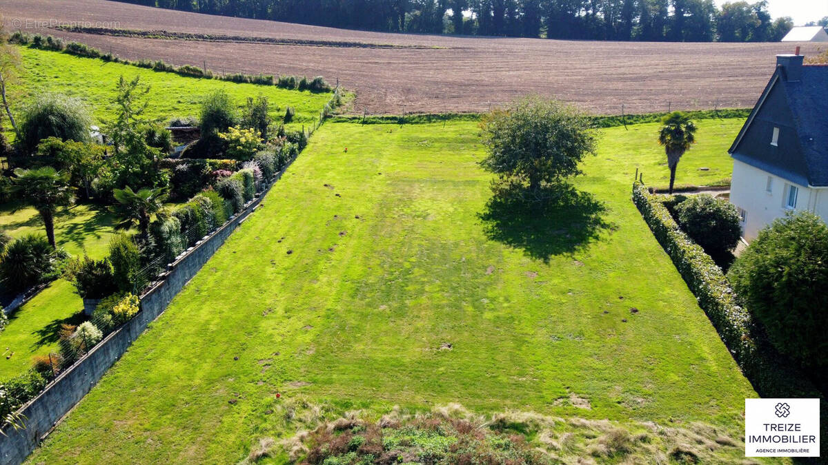 Terrain à HENNEBONT