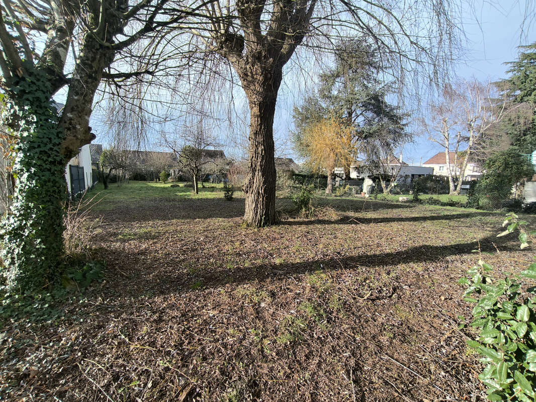 Terrain à CHAMBRAY-LES-TOURS