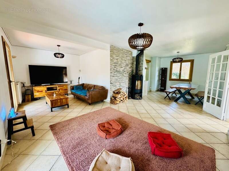 Maison à SAINT-SEURIN-SUR-L'ISLE