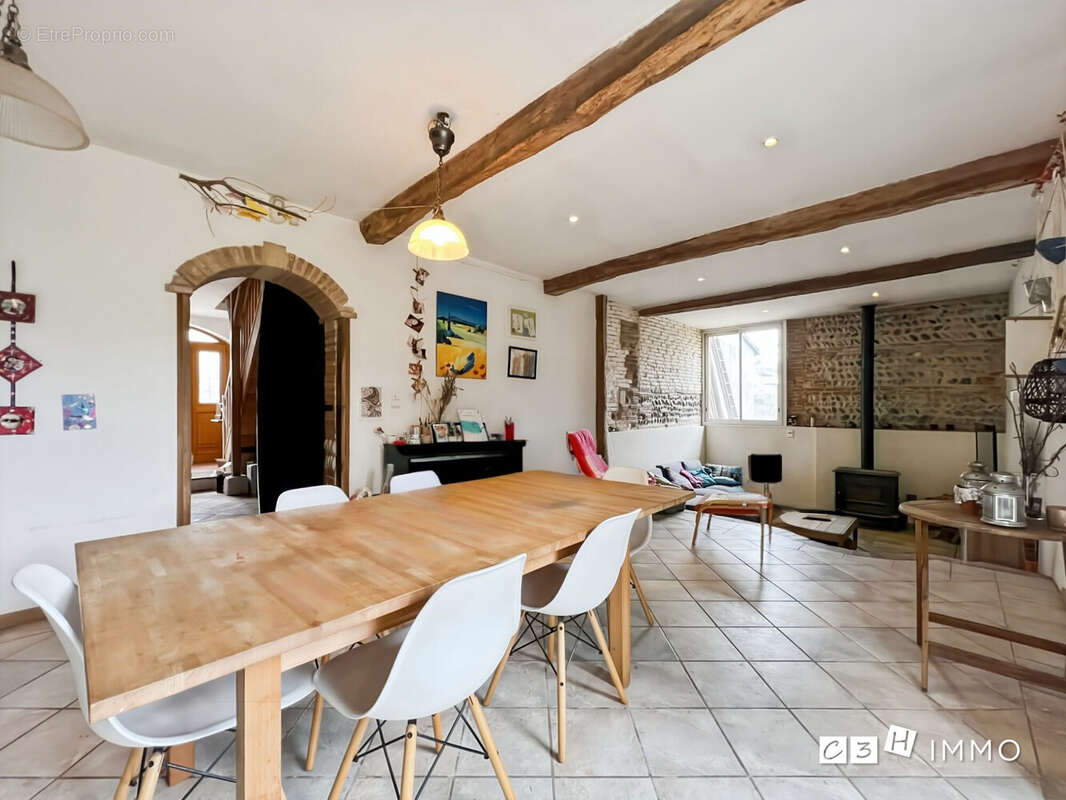 Maison à LE FAUGA