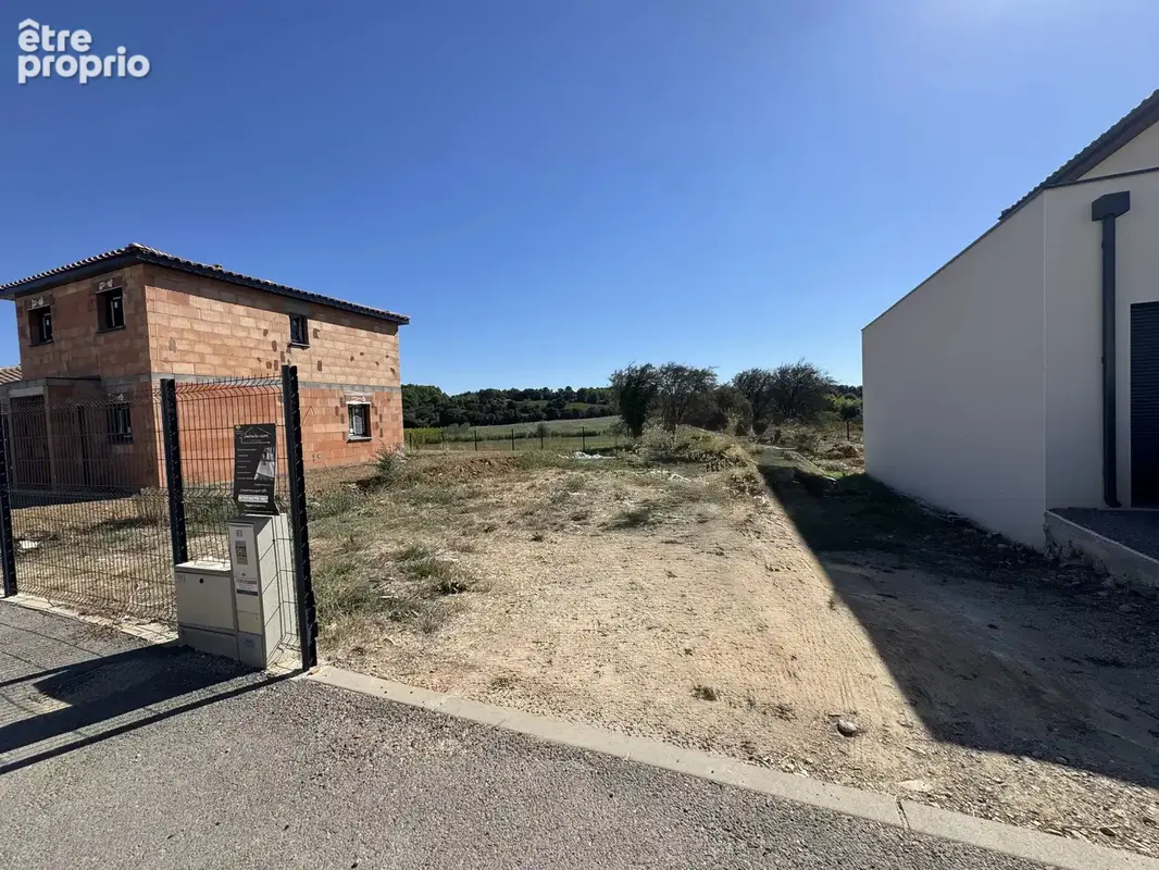 Photo Terrain à Aigues-Vives au prix de 145 000€