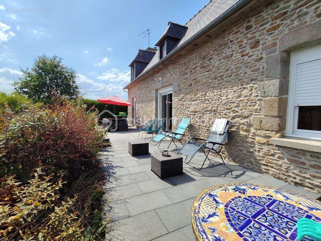 Meneac longere a vendre centre ville - photo 3