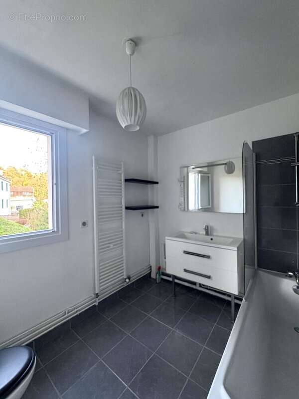 Appartement à MONT-SAINT-AIGNAN