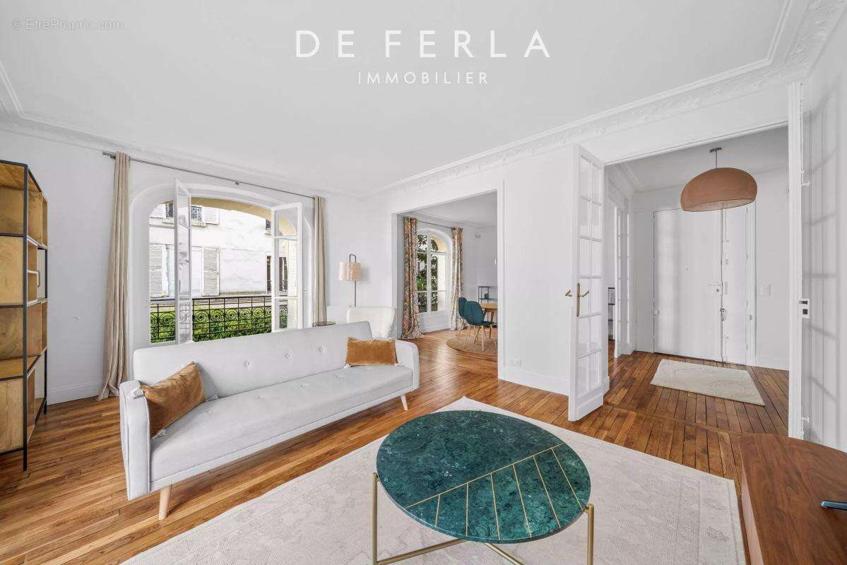Appartement à PARIS-7E