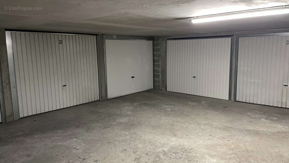 Parking à LYON-7E