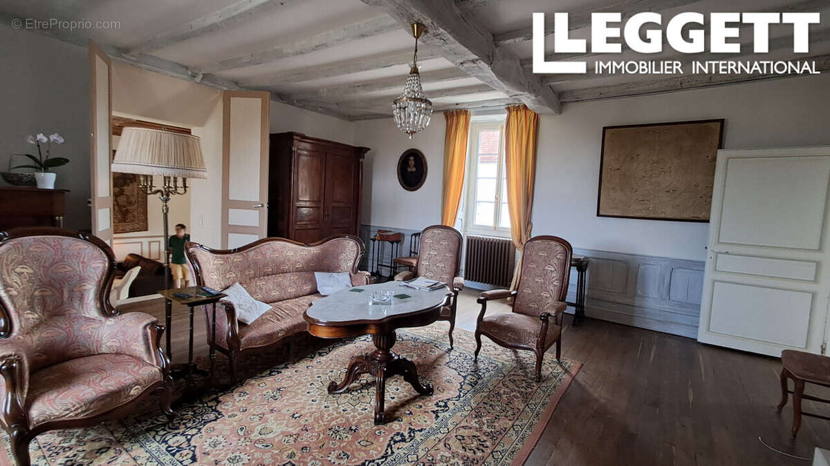 Maison à LA TOUR-BLANCHE
