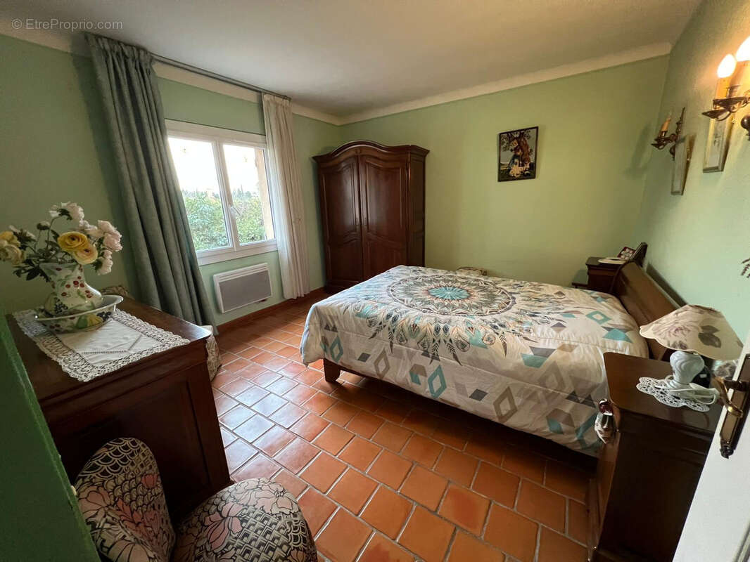 Maison à LE MUY
